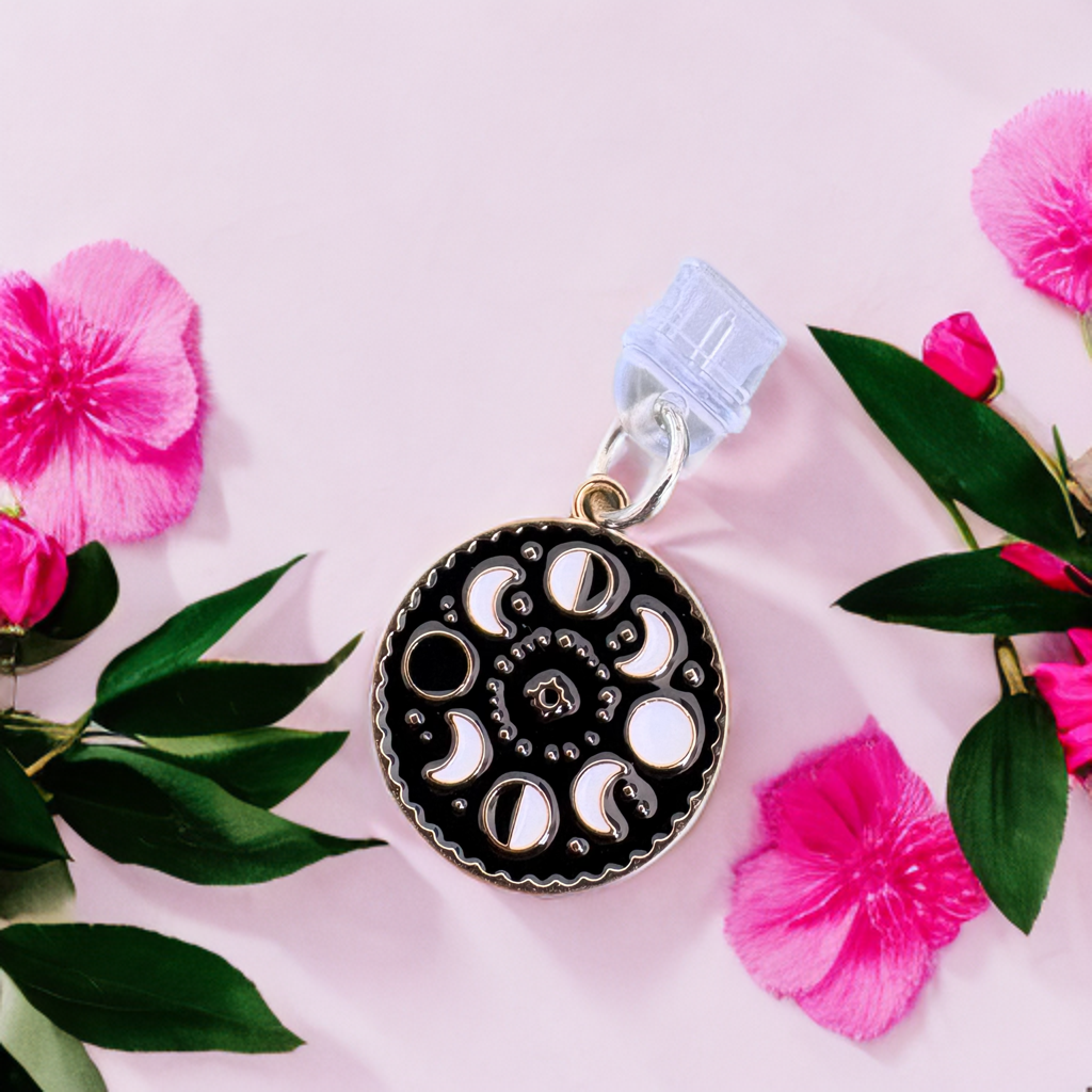 Kindle/E-Reader Moon Phase Charm (USB‑C/Type C)